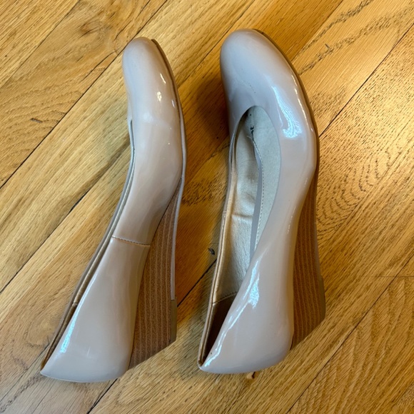 Flats - Picture 2 of 2